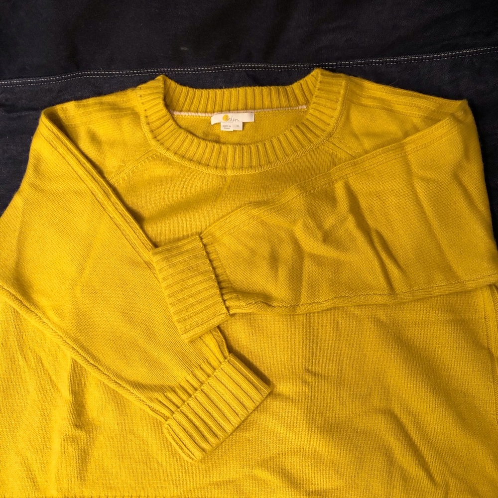 Gently used mustard yellow boxy pullover